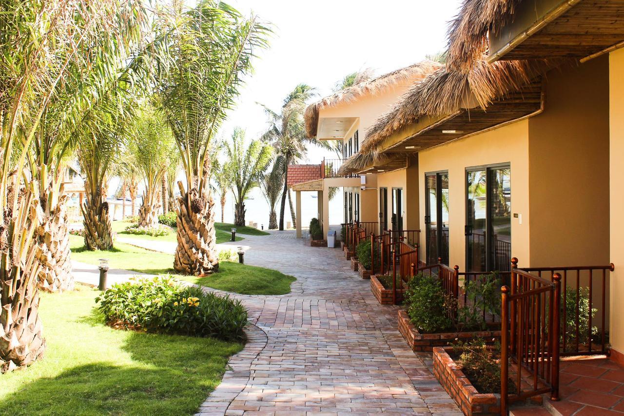 Eagles Beach Resort ファンティエット エクステリア 写真