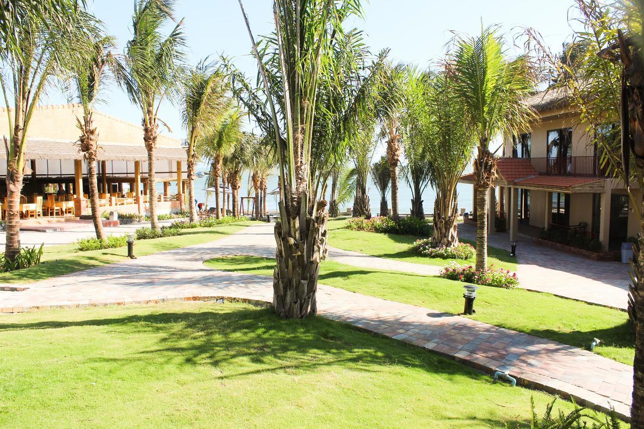 Eagles Beach Resort ファンティエット エクステリア 写真